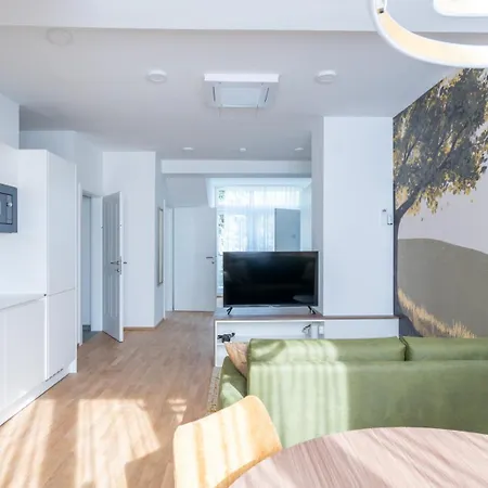 Apartment Luxurious 70 M2 With Balcony & Air Conditioning Vienna