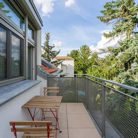 Luxurious 70 M2 With Balcony & Air Conditioning Apartment *
