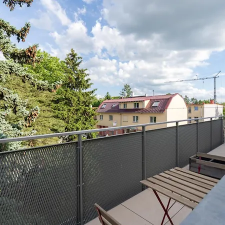 Luxurious 70 M2 With Balcony & Air Conditioning Apartment Vienna