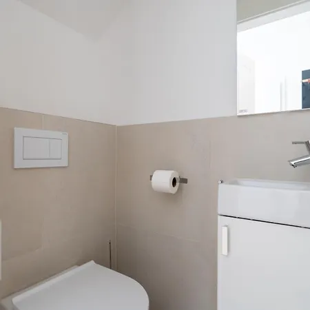 Exclusive 70 M2 With Balcony And Air Conditioning Apartment Wien