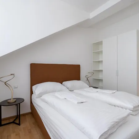 Apartment Exclusive 70 M2 With Balcony And Air Conditioning *