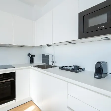Apartment Exclusive 70 M2 With Balcony And Air Conditioning *