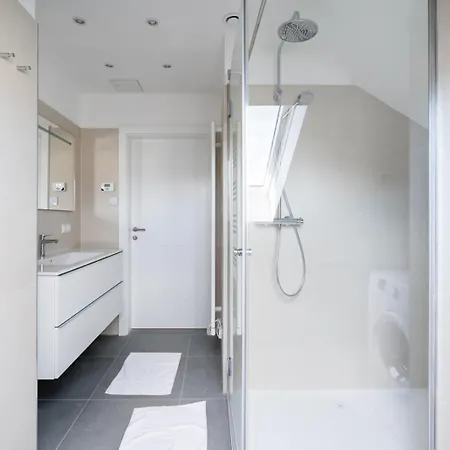 Apartment Exclusive 70 M2 With Balcony And Air Conditioning *