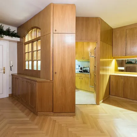 Sonnenfelsgasse Apartment