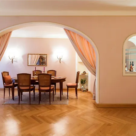 Sonnenfelsgasse Apartment *