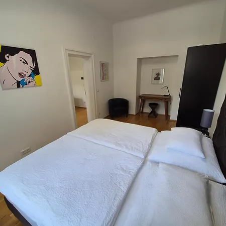 Apartment Sweet Dreams *