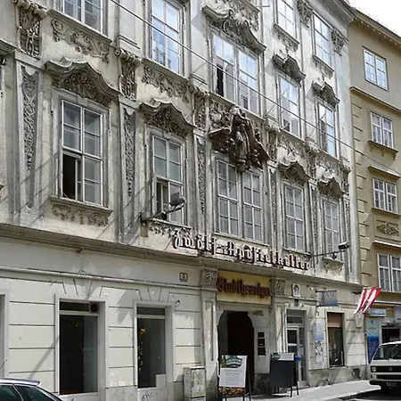 Sonnenfelsgasse *