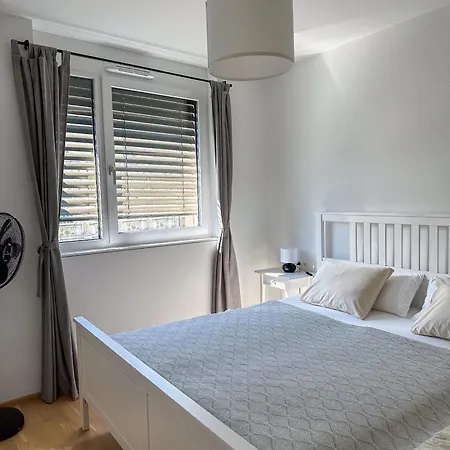 Sunny Side Up Apartment *