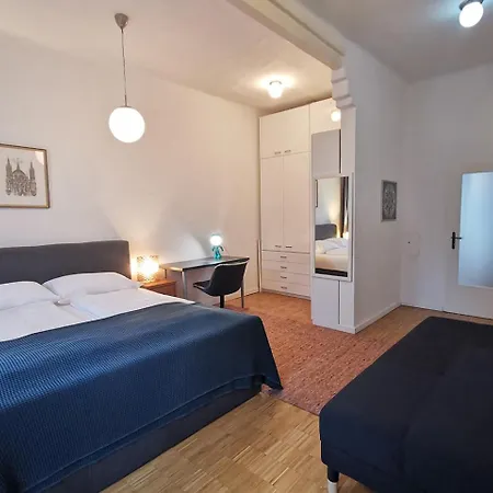 Palm Apartment *