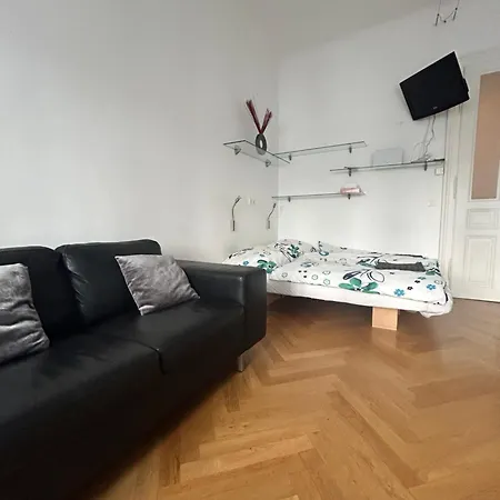 Designer In Location * Vienna
