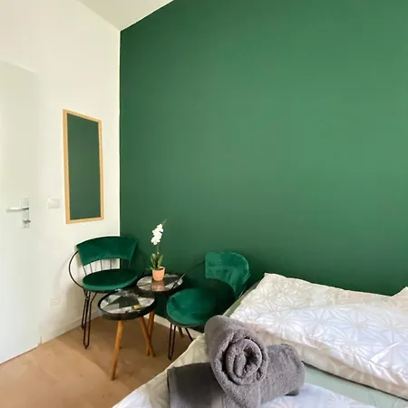 8 Fully Equipped Shared W Terrace Margareten * Vienna
