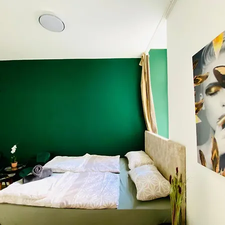 8 Fully Equipped Shared W Terrace Margareten Vienna