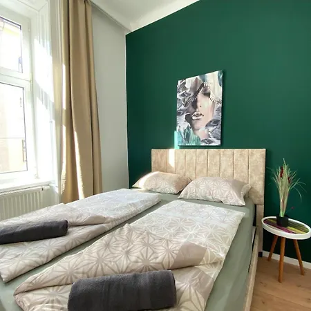 8 Fully Equipped Shared W Terrace Margareten Vienna