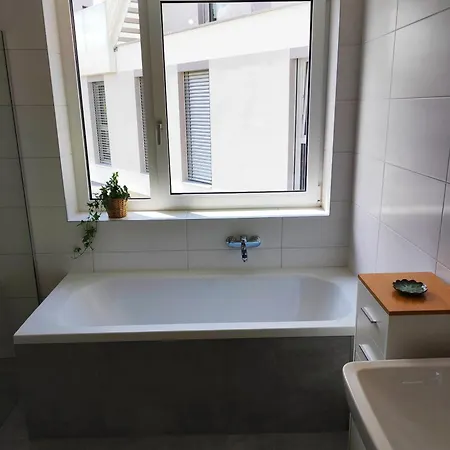 Roksox-home Gegenueber Des International Center Und Kaiserwasser Apartment