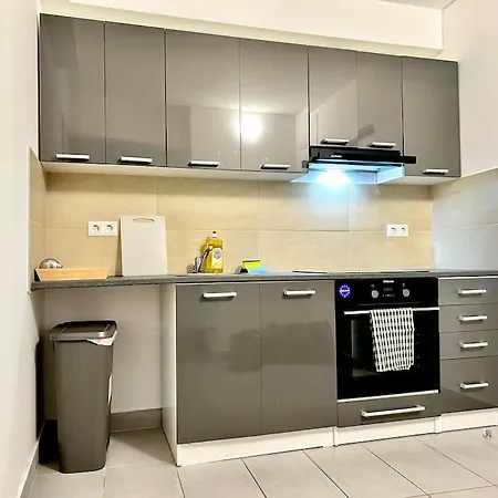 Stylish Schonbrunn - Free Underground Parking Apartment *