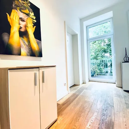 Elegant 2br With Balcony Near Millennium * Vienna
