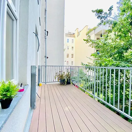 Elegant 2br With Balcony Near Millennium