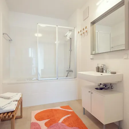 Meverling Lemon 4 Apartment *