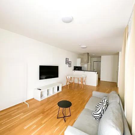 Apartment Contactless Self-check-in - 1br Apartment, Near Airport,15 Min To Center