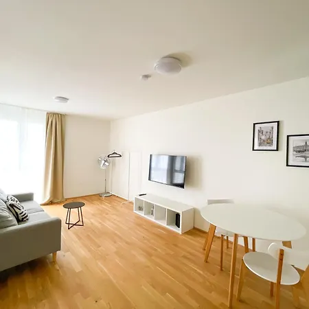 Contactless Self-check-in - 1br Apartment, Near Airport,15 Min To Center Apartment *