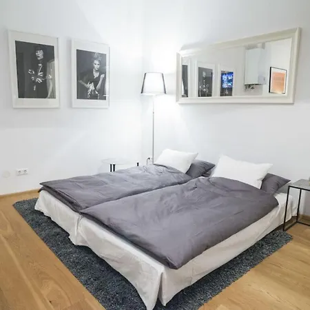 Apartment Inviting In *