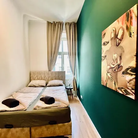 8 Fully Equipped W Terrace Margareten