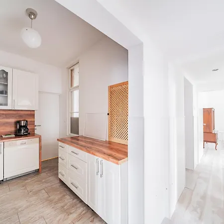 Big For 10 People Apartment