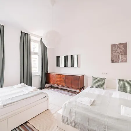 Apartment Big For 10 People