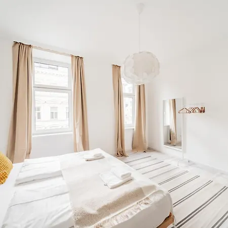 Big For 10 People Apartment *