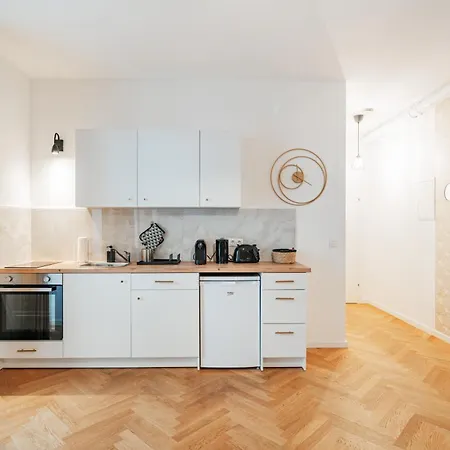 The 15's Apartment *