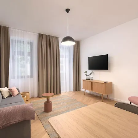 Limehome Karajangasse
