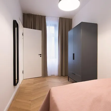 Limehome Karajangasse *