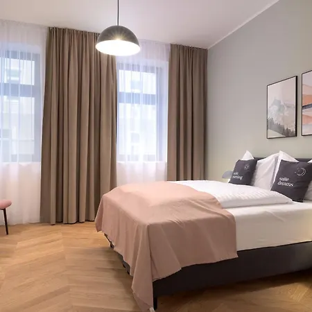 Limehome Karajangasse Διαμέρισμα