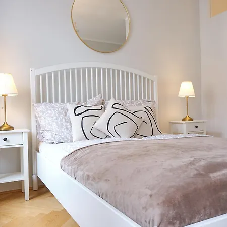 Chic - Near U3 Metro Apartment *
