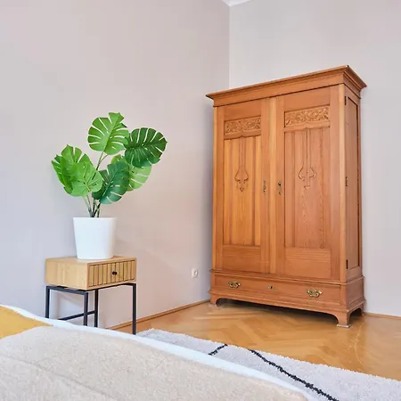 Chic - Near U3 Metro Apartment Wien