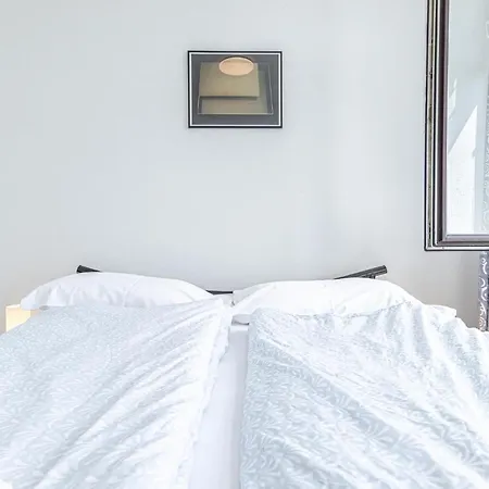 Comfy 3br Shared - U6 Subway, Danube & Millenium * Vienna