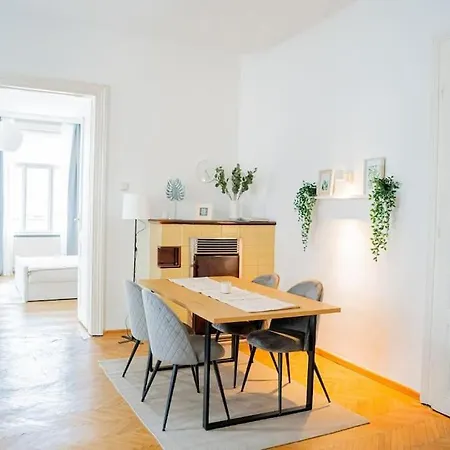 Charmante Altbauwohnung 72qm *