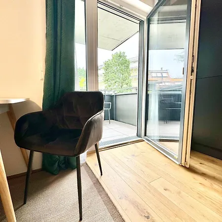 Mit Balkon Und Parkplatz Apartmán *