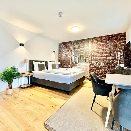 Mit Balkon Und Parkplatz *