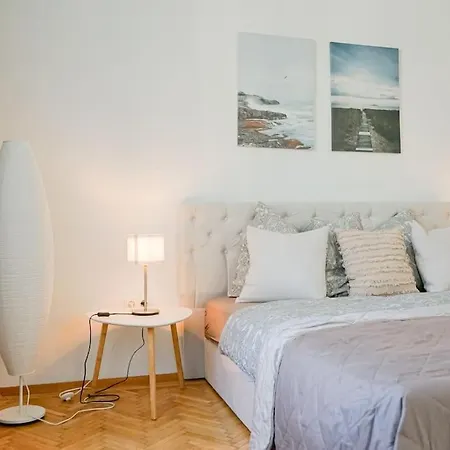 Charmante Altbauwohnung 72qm Apartment Vienna