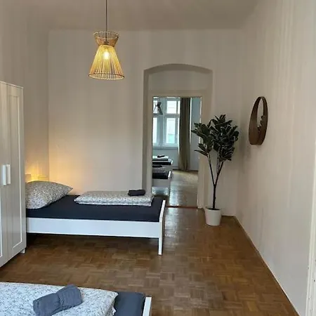 Apartment 130 M2 Calm & Stylish *