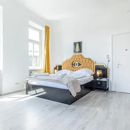 Apartment Comfy 3br Shared - U6 Subway, Danube & Millenium *