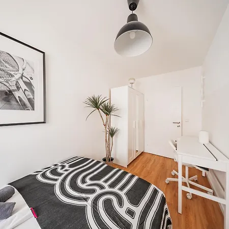 Hostel Lofts *