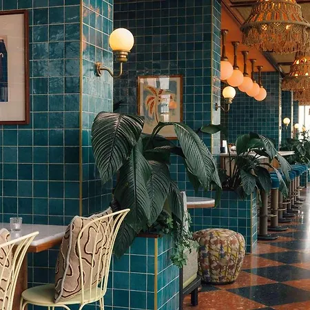 The Hoxton, Hotel