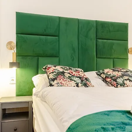 Apartment 18 Min To Center Via U3 - Lovely 1br Ground Floor Gem *
