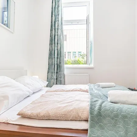 Loevly Shared 6br With Garden Near Danube & Millenium Appartamento