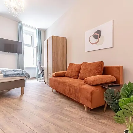Cost Effective Life 1br In Classic Building Apartmán