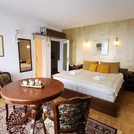 Apartment Innere Stadt *