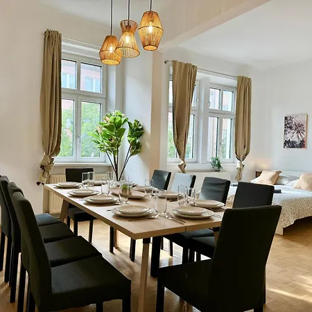 Apartment 130 M2 Calm & Stylish *