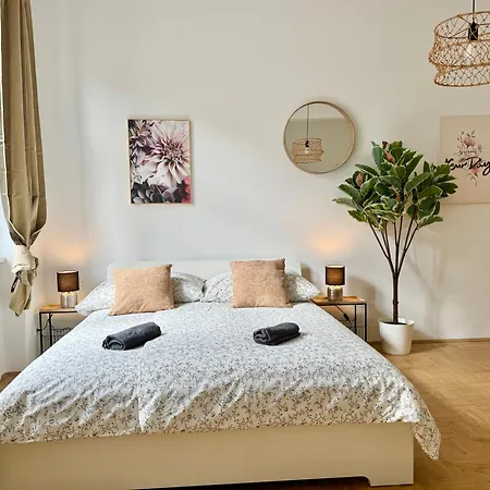 130 M2 Calm & Stylish Apartment *